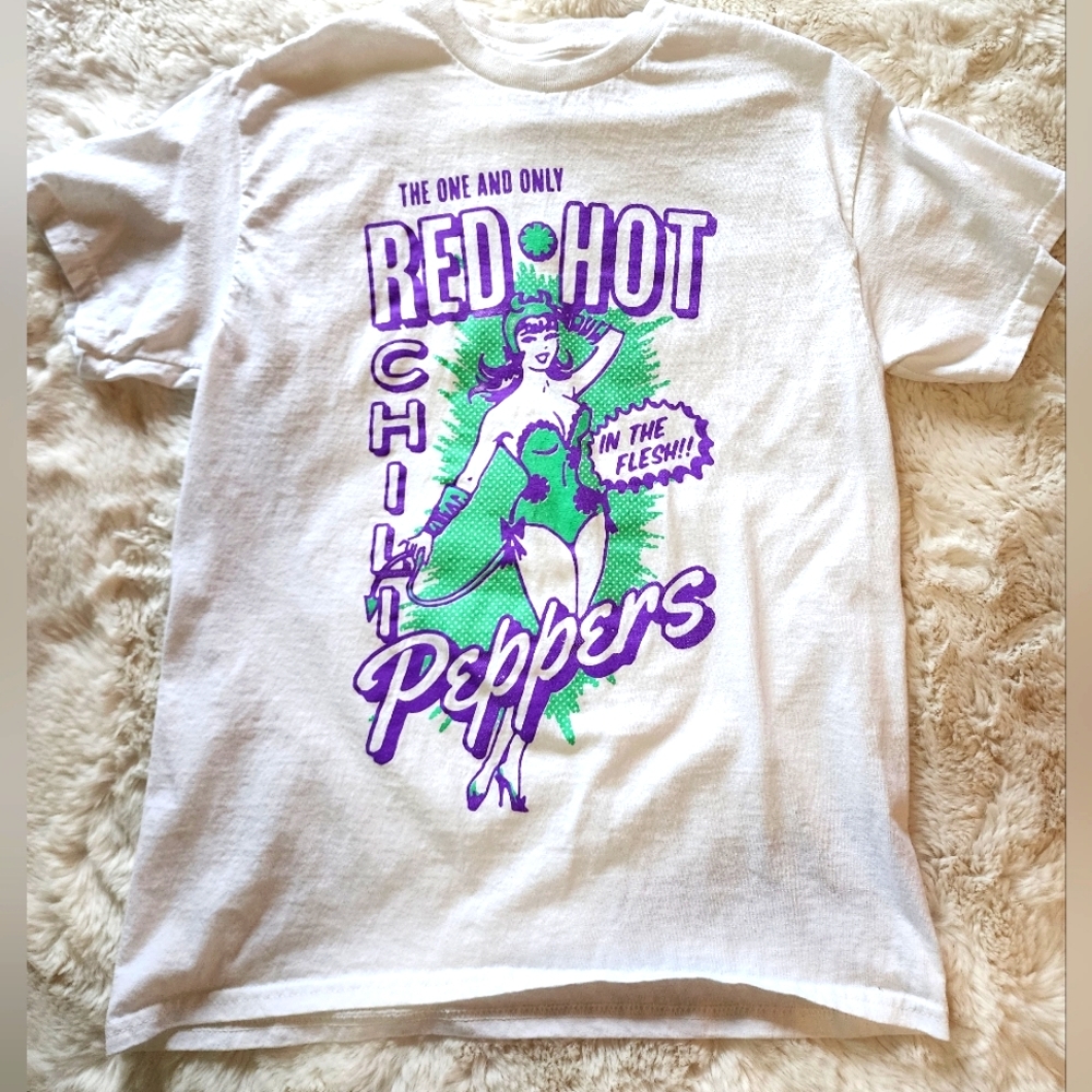 NWOT Unisex Red Hot Chili Peppers Tshirt/Size Medium